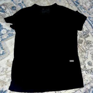 Small figs scrub top. Casma three pocket. Black. In good shape.